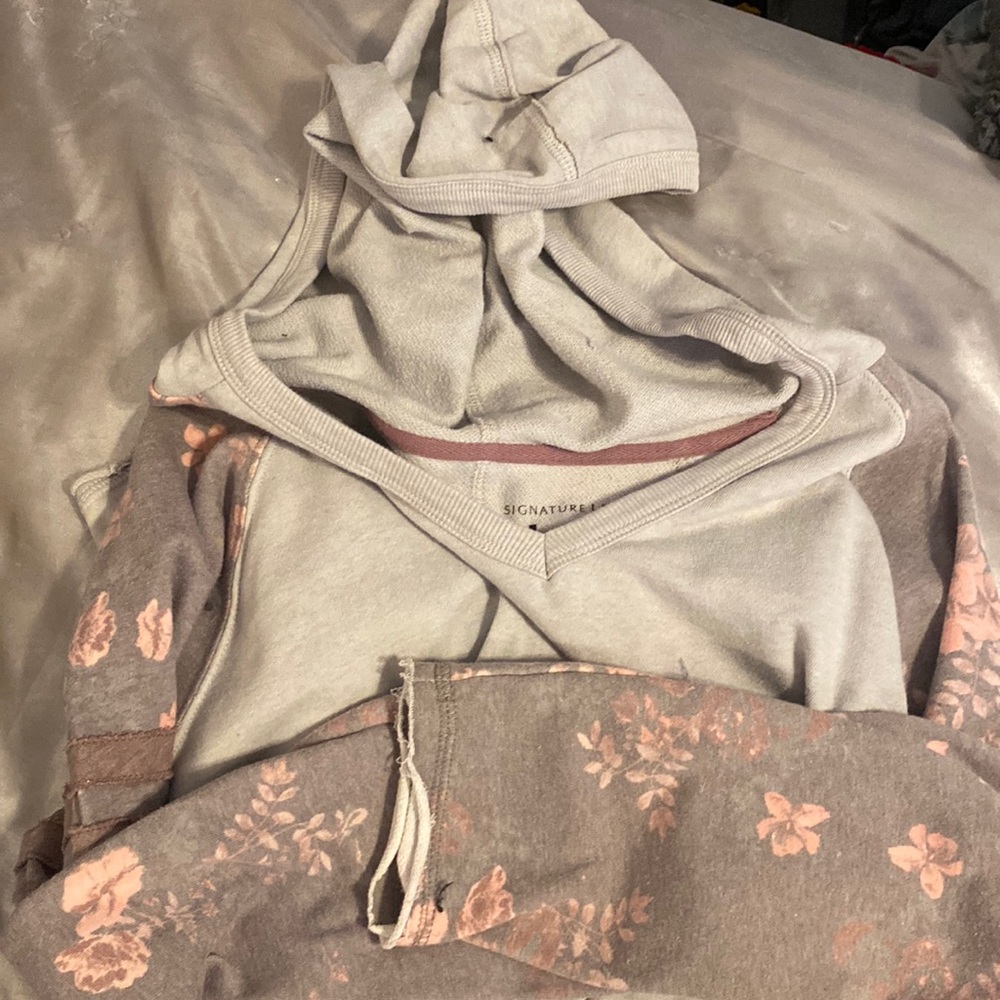 womens hooded shirt